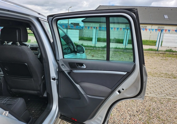 Volkswagen Tiguan cena 53900 przebieg: 207600, rok produkcji 2015 z Piła małe 596